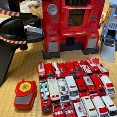 おもちゃ ミニカー　トミカ　緊急車両　消防車　救急車