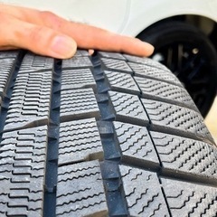 商談中』2022年製 スタッドレスタイヤ18インチ ホイール4本セット