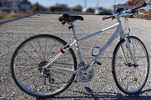 クロスバイク GIANT FREEDA 400(XS) ホワイト ホイールシマノRS21装着 2015年2月購入 フロントシフター不具合有り