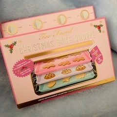 Too Faced アイシャドウ　クリスマスベイクショップ　