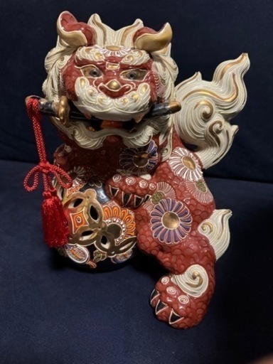 (受付中)美品　縁起良い　九谷焼　須栄義刀咥  玉乗り獅子 金彩 色絵 魔除け