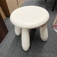 IKEA 子ども用 スツール 室内 屋外用 ホワイト MAMMU...