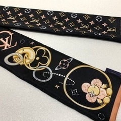 LOUIS VUITTON ルイ・ヴィトン　スカーフ　バンドー　ヴィヴィエンヌ アンド ビヨンド　シルク 100% ノワール　リバーシブル　品番M78132 新品同様　正規直営