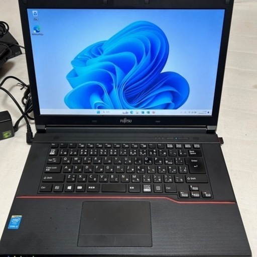 富士通②【Windows11、新品SSD交換済】富士通 LIFEBOOK A574