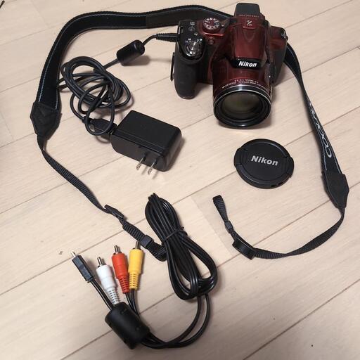 NIKONカメラ　充電器、レンズカバー、ストラップ付き