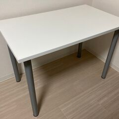 テーブル　机　（幅1000㎜ x 奥行600㎜ x 高さ700mm）