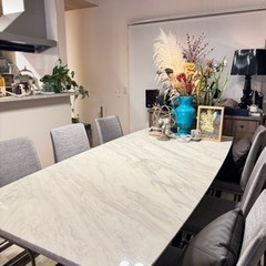 大理石ダイニングテーブル120万　6名掛け