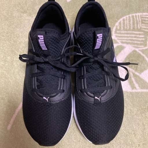 新品　PUMA レディーススニーカー　23㎝