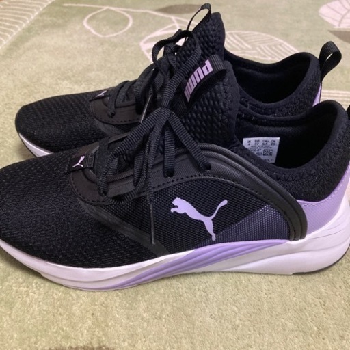 新品　PUMA レディーススニーカー　23㎝