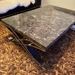 黒大理石ローテーブル　80万円
