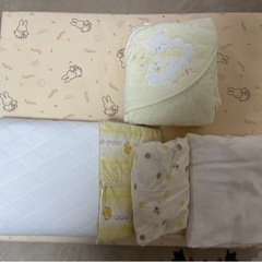 【引き取り先、決まりました】MIKIHOUSEのベビーベッド/布団、キルトパッド、布団カバー3枚、おくるみ、プーさんのメリー 引き取り先、決まりました】MIKIHOUSEのベビーベッド/布団、キルト