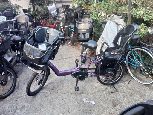 254お子様土日もと土足のままご試乗可能です。ブリヂストン、ヤマハ共同生産モデル、  安心の無料保証；点検サービス付きバカ良心的な中古電動自転車屋です。  　電動自転車・リサイクル専門店　　ご試乗をしてから、ご購入できます。  ️２０インチ、チャイルドシート、３人乗り、２人乗り、１人乗り、電動アシスト自転車  バカ良心的な電動自転車屋土日もお子様と土足のまま、ご試乗可能です。  後ろチャイルドシートをかごに変更して、１人乗りにもできます。  バッテリーは新品の９０％