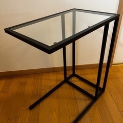 【ネット決済】【売買成立しました】サイドテーブル/ガラステーブル...