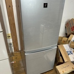 【無料】2012年/冷凍冷蔵庫/シャープ/SHARP/137ℓ