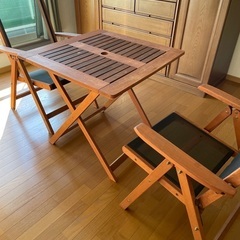 木製テーブル(折り畳み式)