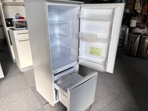 ＊東京都付近取引限定＊ SHARP ノンフロン冷凍冷蔵庫 SJ-D17B-S 東京都付近取引限定＊ SHARP ノンフロン冷凍冷蔵庫 SJ-D17B-S