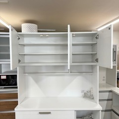 【超美品‼️】定価69,990円♪ 現行モデル ニトリ 120cm幅キッチンボード(ソレル120KB) 食器棚 収納家具 艶あり木目調ホワイト♪