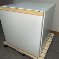 小型冷蔵庫（SANYO）