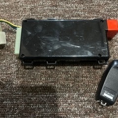 カーメイト エンジンスターター アンサーバック 機能搭載 アンテナ内蔵リモコン インダッシュアンテナ ドアロック 機能 TE-W5200…