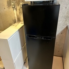 冷蔵庫 (1〜２人暮らしにちょうど良いサイズ)