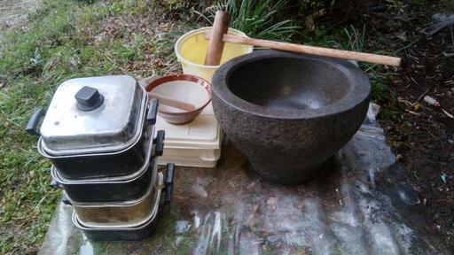 餅つき道具セット(石臼、杵、蒸し鍋、餅とり箱、すり鉢すりこ木、運び水バケツ)