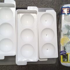 【0円】丸い氷が作れる製氷皿 新品1個+使用済2個