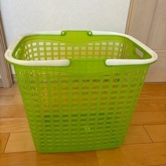 【取引終了】ライムグリーン 黄緑 半透明 洗濯カゴ
