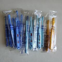 【未開封17本】トミカキッズ歯ブラシ
