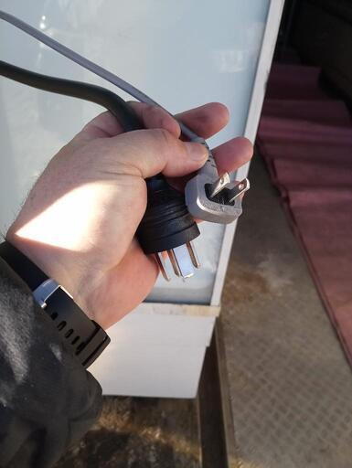 Sanyo SAR-U390STN 100v と Panasonic SAR-U390V 200v