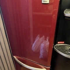 ハイアール　冷蔵庫　137ℓ 赤