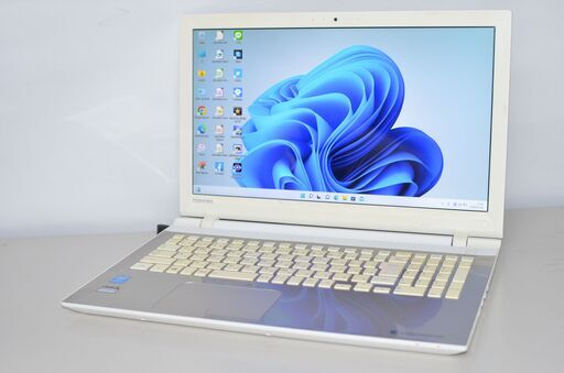中古訳アリノートパソコン 東芝 Dynabook T55/TGD Windows11+office 新品爆速SSD256GB core i5-5200U/メモリ4GB/無線内蔵/DVDマルチ搭載