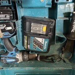 マキタ充電式ドライバードリル　モデルDF458DRFX