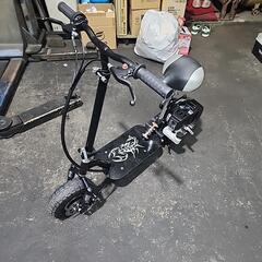 エンジン付き キックボード