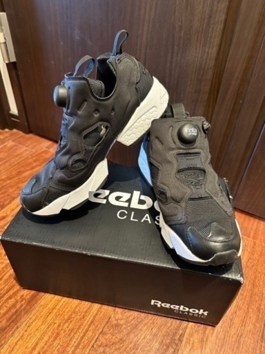 リーボック　Reebok スニーカー　黒　insta pump