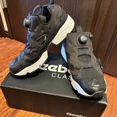 リーボック　Reebok スニーカー　黒　insta pump