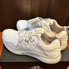 【新品】adidas スニーカー白