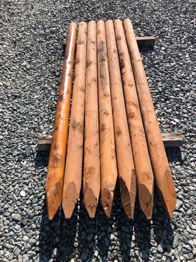 ヒノキ　丸太杭　加工　塗装品　9ｃｍｘ200ｃｍ