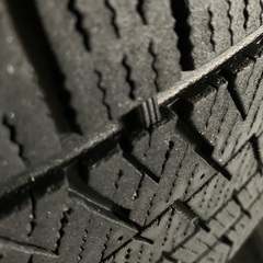 245/40/20 vrx2 スタッドレス