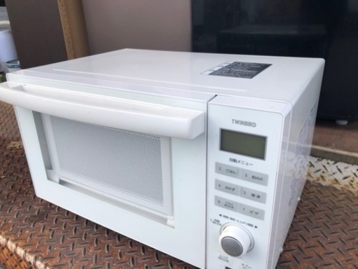 配送可能　2020年　ツインバード 燕三条 オーブンレンジ レンジ 18L ヘルツフリー 110~200℃ フラット 赤外線センサー お手入れ簡単 ダイヤル式 バックライト付 グリル 簡単操作