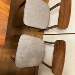 ダイニングテーブル　ニトリ