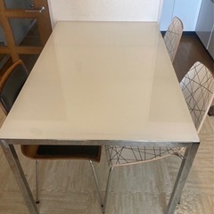 IKEA ダイニングテーブルとチェア3脚　セットでお譲りします。