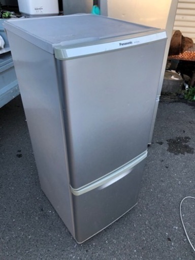 福岡市内配送無料　パナソニック Panasonic NR-B145W-S [冷蔵庫 （138L 右開き） シルバー]