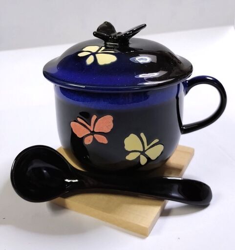 未使用:コーヒーカップセット5客 蓋と陶器のスプーン付(箱あり)