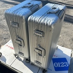 シルバースーツケース2個セット格安‼️