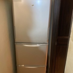 冷凍冷蔵庫　家庭用　SHARP製　2016年製