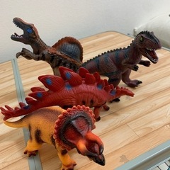 恐竜柔らかい玩具