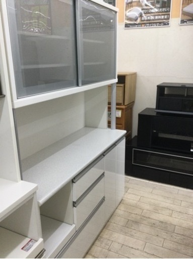 ✨値下げしました‼✨【✨お値段以上ニトリ❗️清潔感あります❗️シンプルデザイン❗️収納力❗️コンセント2箇所❗️✨】定価¥99,990円 NITORI/ニトリ 2面レンジボード