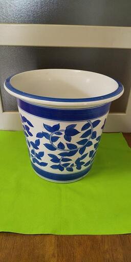 陶器製 花瓶  傘立て 植木鉢？