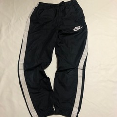 NIKE ジュニアＳサイズ　ウインドブレーカー上下セット