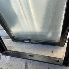 YKKAP社　横すべり出し窓　カムラッチハンドル